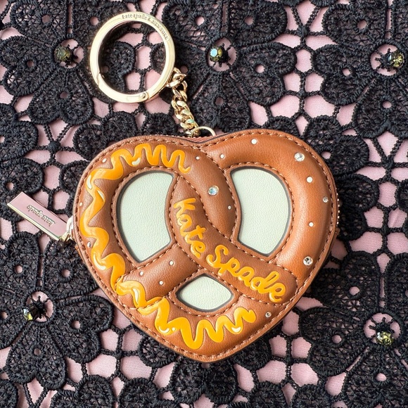 kate spade Handbags - Kate Spade NYC Big Apple 3D Pretzel Coin Purse